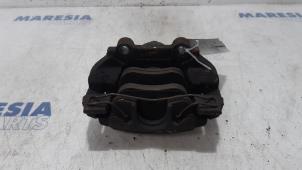 Used Front brake calliper, right Peugeot 307 CC (3B) 2.0 16V Price € 30,00 Margin scheme offered by Maresia Parts