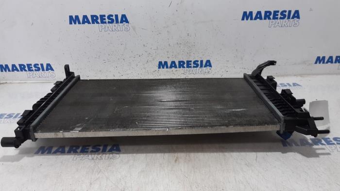 Usagé Radiateur Renault Megane III Berline (BZ) 1.4 16V TCe 130 Prix € 35,00 Règlement à la marge proposé par Maresia Parts