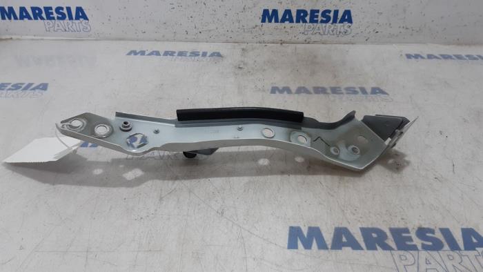 Begagnade Front Renault Megane III Berline (BZ) 1.4 16V TCe 130 Pris € 25,00 Marginaltabell erbjuds av Maresia Parts