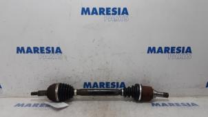 Used Front drive shaft, left Renault Laguna III (BT) 2.0 16V Price € 75,00 Margin scheme offered by Maresia Parts