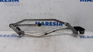 Used Wiper mechanism Renault Laguna III (BT) 2.0 16V Price € 25,00 Margin scheme offered by Maresia Parts