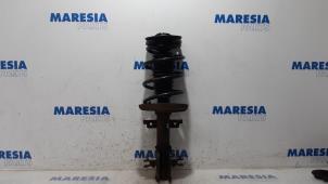 Used Front shock absorber rod, right Renault Laguna III (BT) 2.0 16V Price € 40,00 Margin scheme offered by Maresia Parts