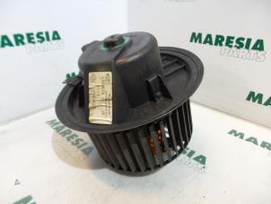 Używane Silnik wentylatora nagrzewnicy Fiat Marea (185AX) 2.4 Tds 125 HLX Cena € 25,00 Procedura marży oferowane przez Maresia Parts