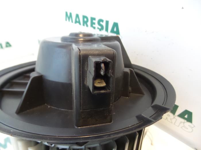 Heating and ventilation fan motor from a Fiat Brava (182B) 1.4 S,SX 12V 1997