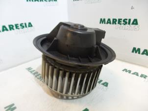 Usados Motor de ventilador de calefactor Fiat Brava (182B) 1.4 S,SX 12V Precio € 25,00 Norma de margen ofrecido por Maresia Parts