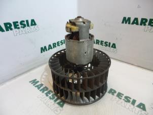 Usados Motor de ventilador de calefactor Renault Kangoo Express (FC) 1.9 D 65 Precio € 35,00 Norma de margen ofrecido por Maresia Parts