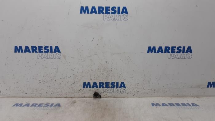 Usados Sensor PDC Fiat 500C (312) 1.2 69 Precio € 25,00 Norma de margen ofrecido por Maresia Parts