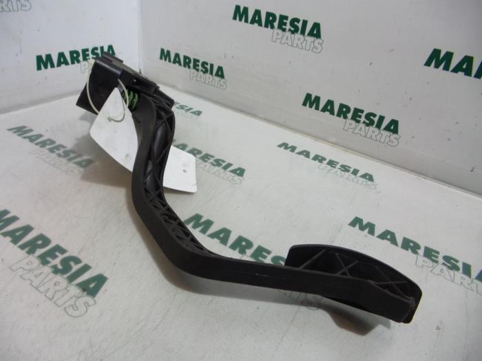 Begagnade Gaspedalsensor Fiat Doblo (223A/119) 1.9 JTD Pris € 50,00 Marginaltabell erbjuds av Maresia Parts