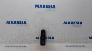 Used Multi-functional window switch Renault Laguna III (BT) 2.0 16V Price € 35,00 Margin scheme offered by Maresia Parts