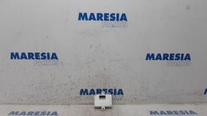 Begagnade Navigeringsmodul Renault Laguna III (BT) 2.0 16V Pris € 35,00 Marginaltabell erbjuds av Maresia Parts