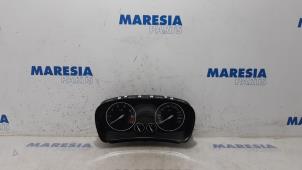 Used Instrument panel Renault Laguna III (BT) 2.0 16V Price € 60,00 Margin scheme offered by Maresia Parts