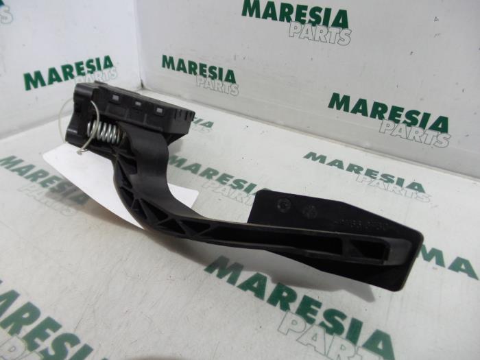 Begagnade Gaspedalsensor Fiat Punto II (188) 1.3 JTD 16V Pris € 15,00 Marginaltabell erbjuds av Maresia Parts