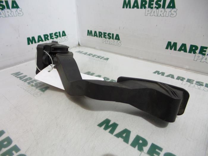 Begagnade Gaspedalsensor Peugeot 307 (3A/C/D) 2.0 HDi 110 FAP Pris € 30,00 Marginaltabell erbjuds av Maresia Parts