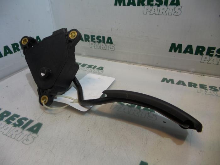 Begagnade Gaspedalsensor Renault Megane II Grandtour (KM) 1.6 16V Pris € 35,00 Marginaltabell erbjuds av Maresia Parts