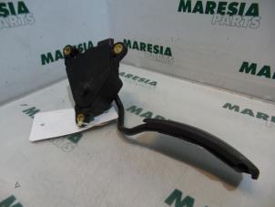 Used Throttle pedal position sensor Renault Megane II (BM/CM) 1.9 dCi 115 Price € 50,00 Margin scheme offered by Maresia Parts