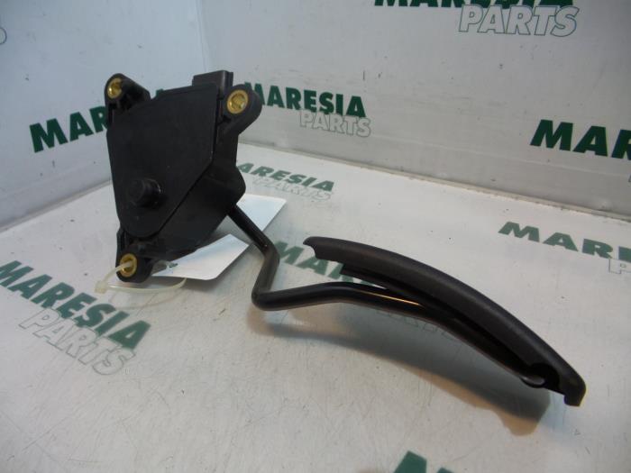 Begagnade Gaspedalsensor Renault Scénic II (JM) 1.6 16V Pris € 35,00 Marginaltabell erbjuds av Maresia Parts