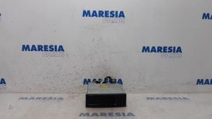 Used CD changer Peugeot 307 CC (3B) 2.0 16V Price € 50,00 Margin scheme offered by Maresia Parts