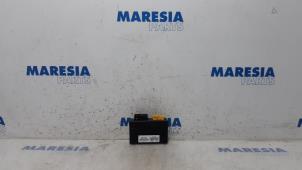 Usados Ordenador de capota Peugeot 307 CC (3B) 2.0 16V Precio € 105,00 Norma de margen ofrecido por Maresia Parts