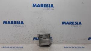 Used Radio amplifier Renault Scénic III (JZ) 2.0 16V CVT Price € 90,00 Margin scheme offered by Maresia Parts