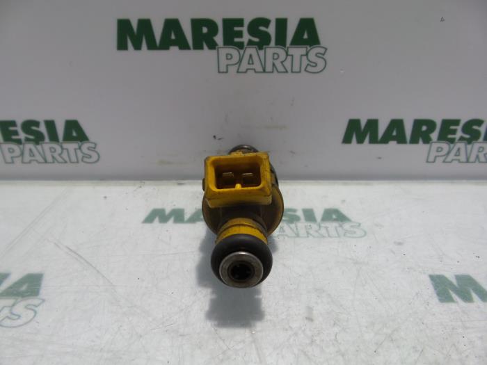 Injector (petrol injection) Citroen ZX 1.9i Volcane - 0280150762 DKZ