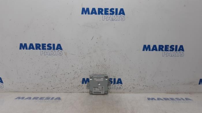 Używane Modul kamery Renault Scénic III (JZ) 2.0 16V CVT Cena € 99,95 Procedura marży oferowane przez Maresia Parts
