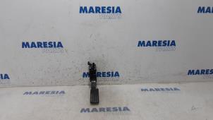 Used Throttle pedal position sensor Renault Scénic III (JZ) 2.0 16V CVT Price € 25,00 Margin scheme offered by Maresia Parts