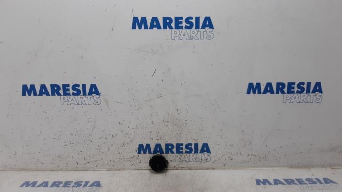 Begagnade Regnsensor Renault Scénic III (JZ) 2.0 16V CVT Pris € 15,00 Marginaltabell erbjuds av Maresia Parts