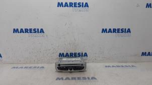 Used Radio CD player Renault Scénic III (JZ) 2.0 16V CVT Price € 105,00 Margin scheme offered by Maresia Parts