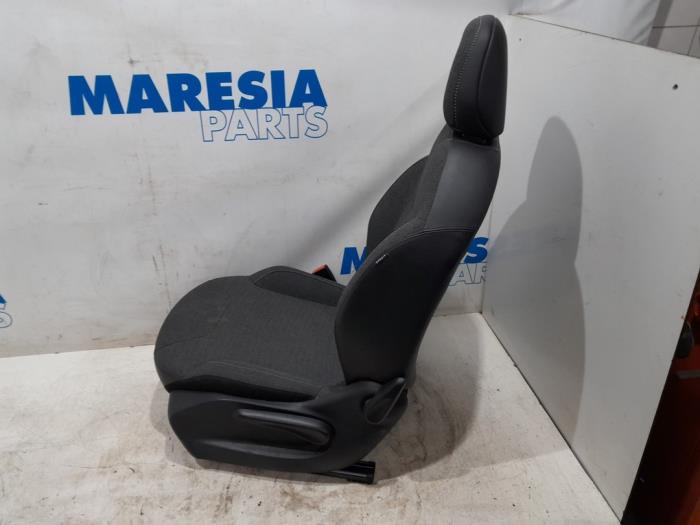 Seat, left from a Citroën C3 (SC) 1.2 VTi 82 12V 2015