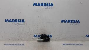 Used Sunroof motor Renault Scénic III (JZ) 2.0 16V CVT Price € 75,00 Margin scheme offered by Maresia Parts