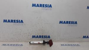 Used Headlight washer Renault Scénic III (JZ) 2.0 16V CVT Price € 50,00 Margin scheme offered by Maresia Parts