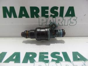 Usados Inyector (inyección de gasolina) Peugeot 306 (7A/C/S) 1.6i XR,XT,ST Precio € 35,00 Norma de margen ofrecido por Maresia Parts