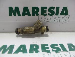 Used Injector (petrol injection) Peugeot 306 Break (7E) 1.8i 16V Price € 25,00 Margin scheme offered by Maresia Parts