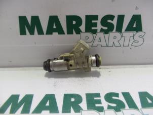 Używane Wtryskiwacz (wtrysk benzyny) Peugeot 106 II 1.4 XN,XR,XS,XT Cena € 20,00 Procedura marży oferowane przez Maresia Parts