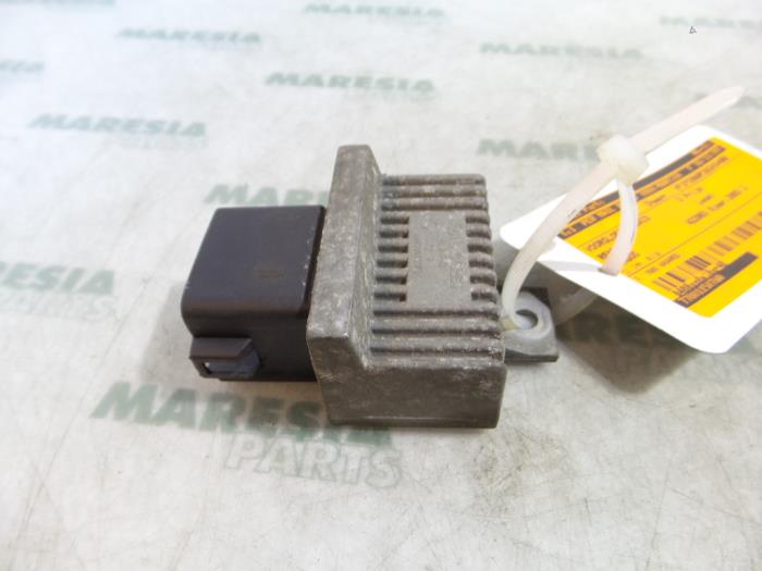 Glow plug relay Renault Kangoo Express 1.5 dCi 80 7700115078A