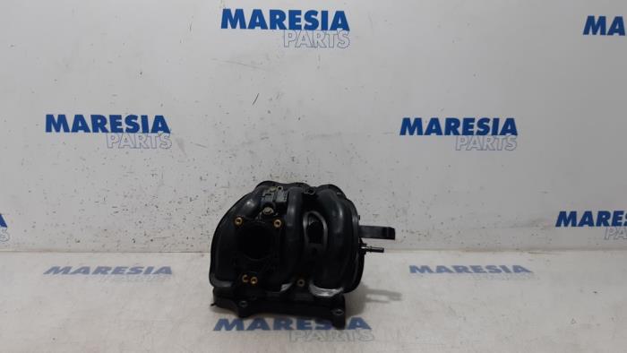 Begagnade Insugsrör Peugeot 107 1.0 12V Pris € 29,99 Marginaltabell erbjuds av Maresia Parts