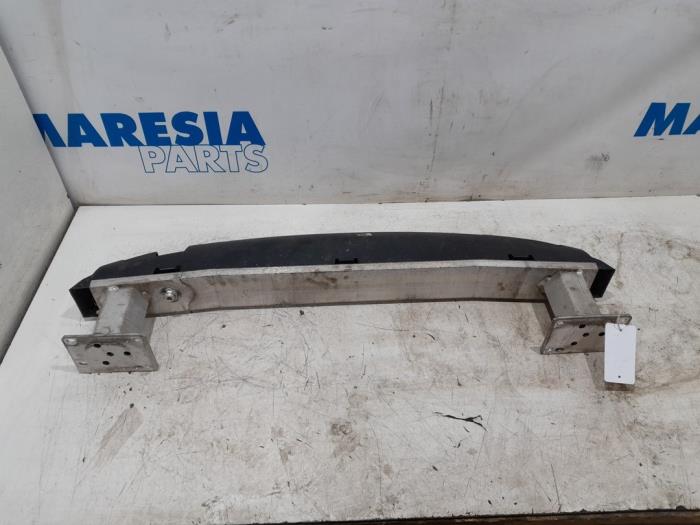 Front bumper frame from a Citroën C4 Grand Picasso (UA) 1.6 HDiF 16V 110 2011