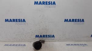 Kolben van een Peugeot 207/207+ (WA/WC/WM) 1.4 16V VTi 2009
