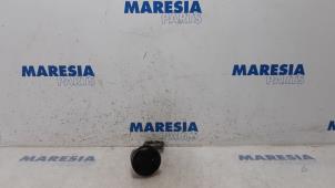 Kolben van een Peugeot 207/207+ (WA/WC/WM) 1.4 16V VTi 2009