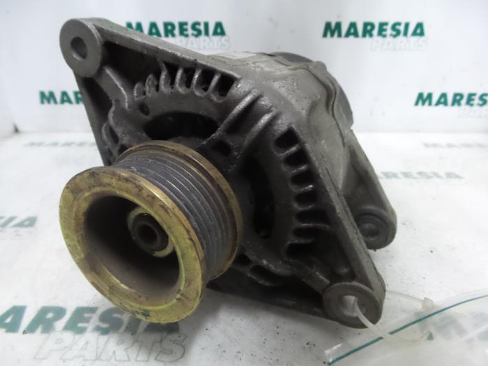 Begagnade Dynamo Alfa Romeo 145 (930A) 1.6 Twin Spark 16V Pris € 40,00 Marginaltabell erbjuds av Maresia Parts