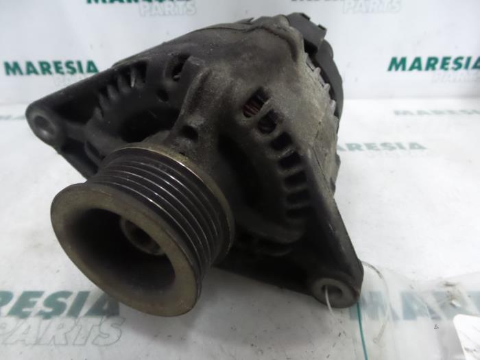 Begagnade Dynamo Alfa Romeo 146 (930B) 1.4 Twin Spark 16V Pris € 40,00 Marginaltabell erbjuds av Maresia Parts