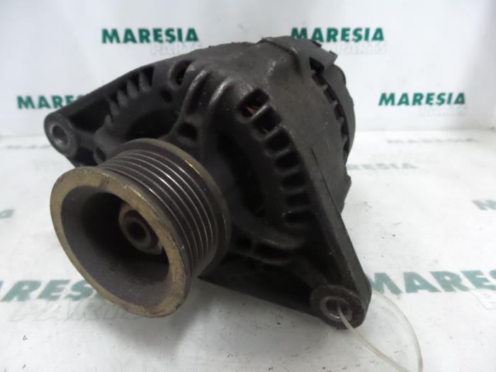 Begagnade Dynamo Alfa Romeo 146 (930B) 1.6 Twin Spark 16V Pris € 40,00 Marginaltabell erbjuds av Maresia Parts