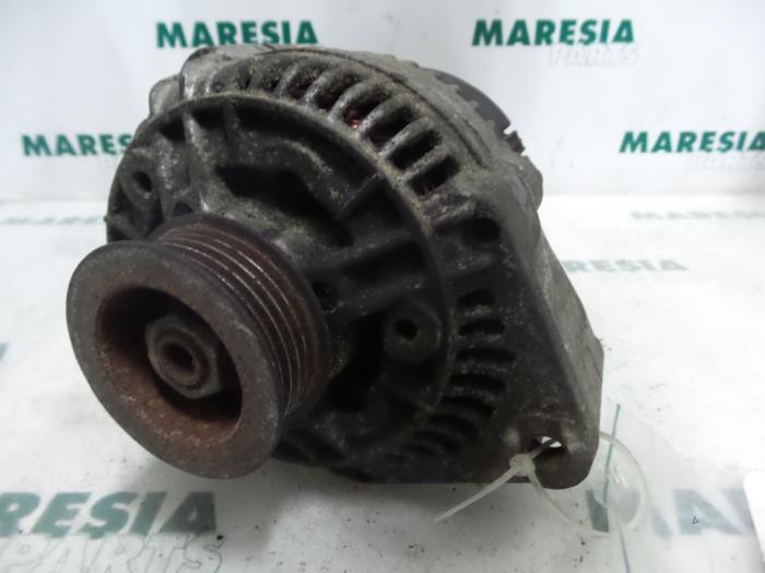 Begagnade Dynamo Alfa Romeo 145 (930A) 1.4 ie Pris € 35,00 Marginaltabell erbjuds av Maresia Parts
