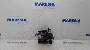 Used Rear brake calliper, left Citroen C4 Grand Picasso (UA) 1.6 HDiF 16V 110 Price € 50,00 Margin scheme offered by Maresia Parts