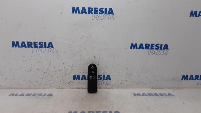 Usados Interruptor combinado de ventanillas Citroen C3 (SC) 1.2 VTi 82 12V Precio € 35,00 Norma de margen ofrecido por Maresia Parts