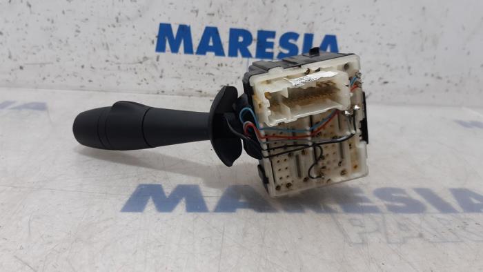 Interruptor de limpiaparabrisas de un Renault Trafic (1FL/2FL/3FL/4FL) 1.6 dCi 95 2017