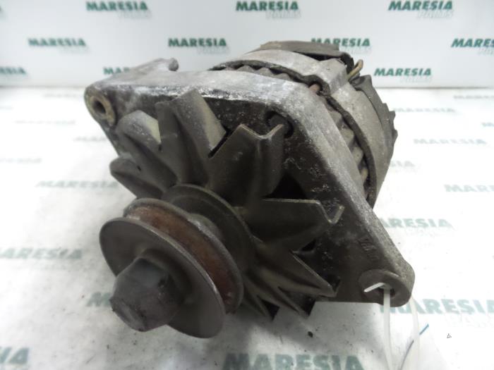 Begagnade Dynamo Renault Express/Rapid/Extra 1.2i Pris € 40,00 Marginaltabell erbjuds av Maresia Parts
