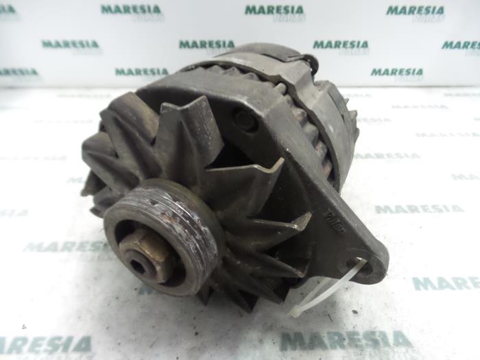 Używane Pradnica Renault R19 Cena € 40,00 Procedura marży oferowane przez Maresia Parts