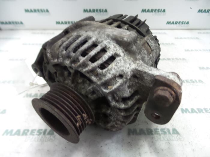 Gebrauchte Dynamo Renault Safrane I 3.0i V6 RT,RXE Preis € 40,00 Margenregelung angeboten von Maresia Parts