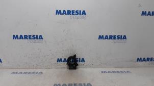 Used Steering angle sensor Renault Trafic (1FL/2FL/3FL/4FL) 1.6 dCi 95 Price € 23,60 Inclusive VAT offered by Maresia Parts